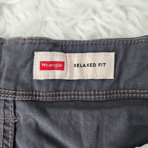 WRANGLER MEN'S FIVE STAR PREMIUM RELAXED FIT FLEX CARGO PANT IN ANTHRACITE. Size - Picture 8 of 8